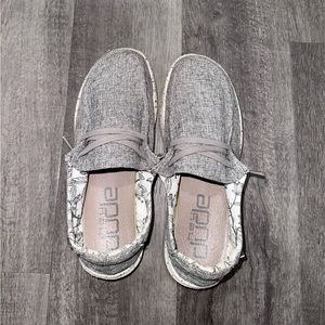 Hey dude shoes